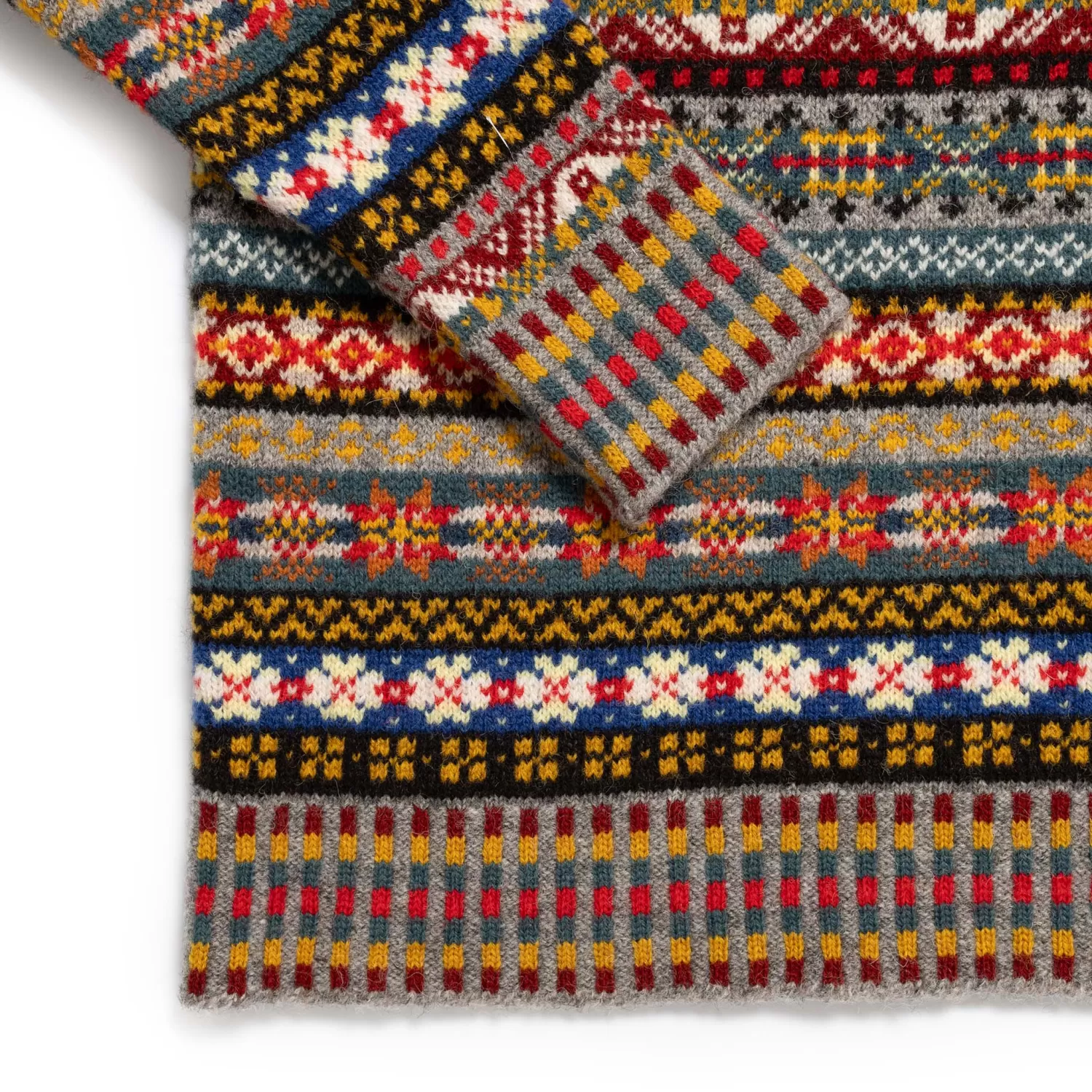 Jamieson's Of Shetland Knitwear<Jamieson's for Clutch Cafe Fair-Isle V-Neck Pullover with Graduated Rib #136 Light Grey x Red